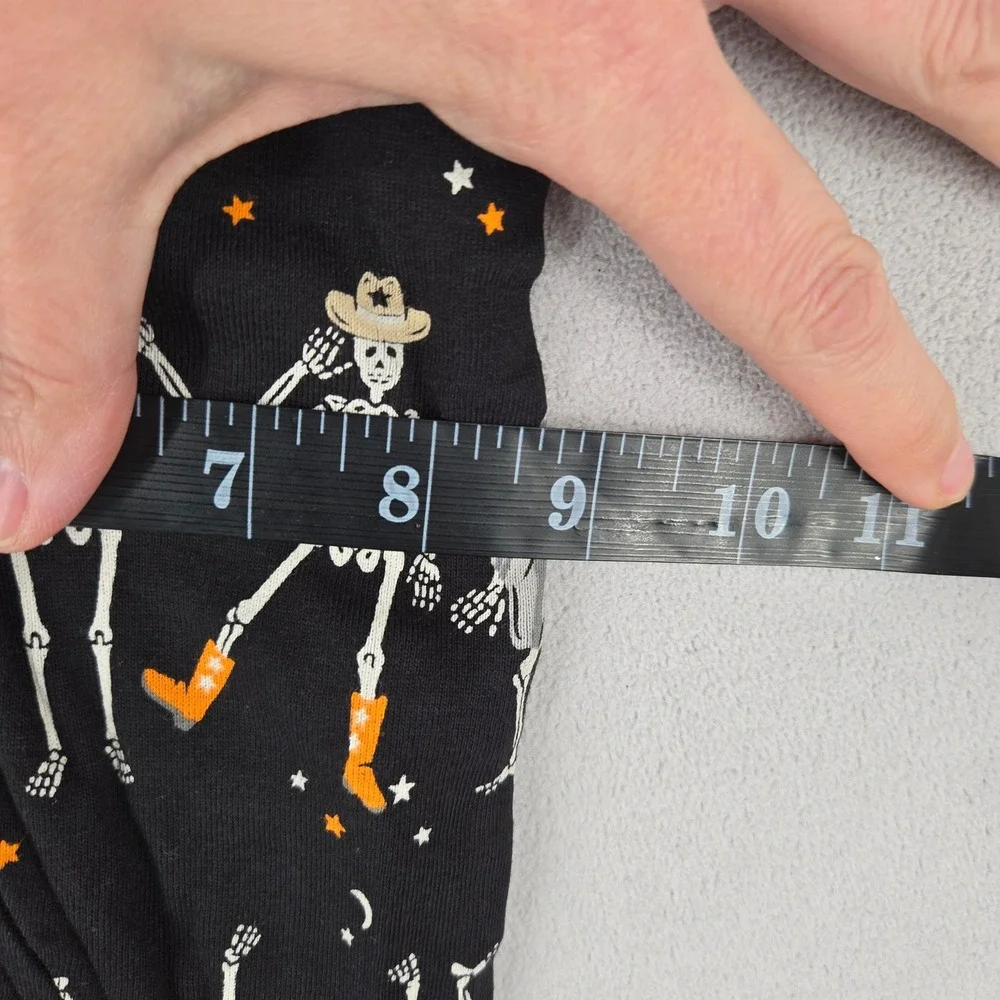 Old Navy NWT Newborn Skeleton Halloween 2-Way Zip Footed Sleeper Baby Spooky